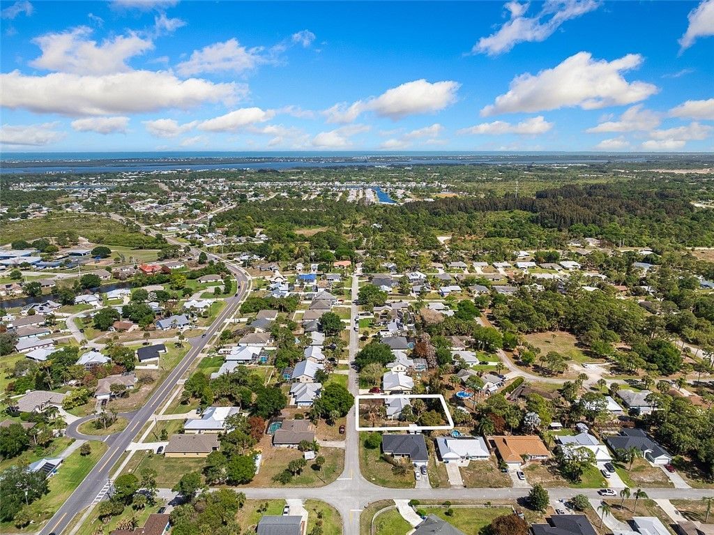 121 Hinchman Avenue, Sebastian, FL 32958 Photo