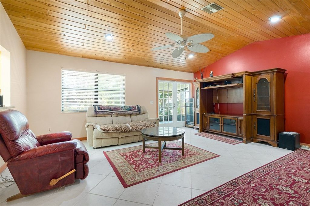 121 Hinchman Avenue, Sebastian, FL 32958 Photo