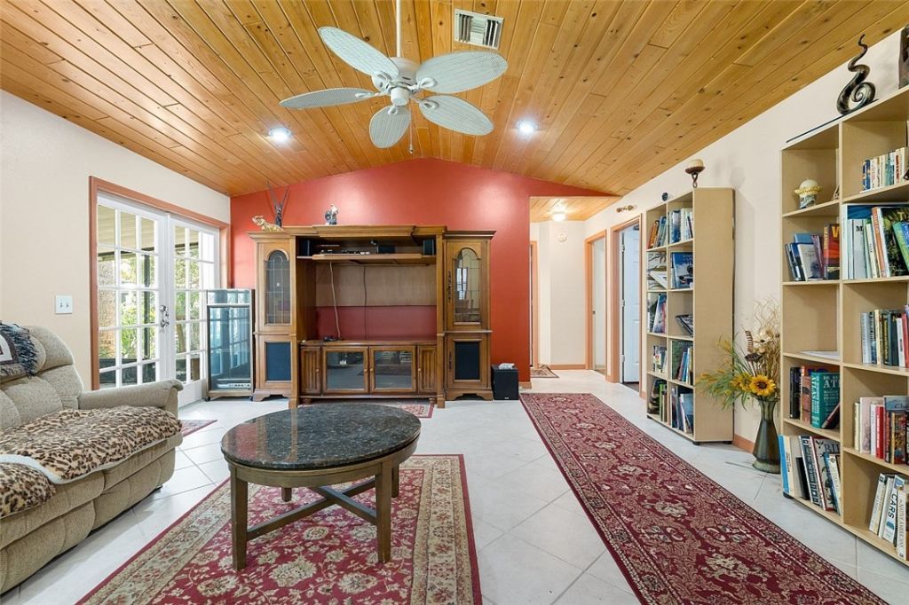 121 Hinchman Avenue, Sebastian, FL 32958 Photo