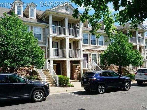 1147 Beaver Run Run, Troy, MI 48083