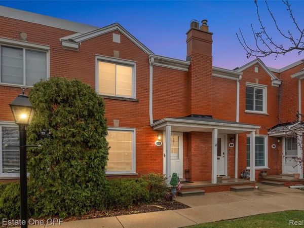 699 SAINT CLAIR Street, Grosse Pointe, MI 48230