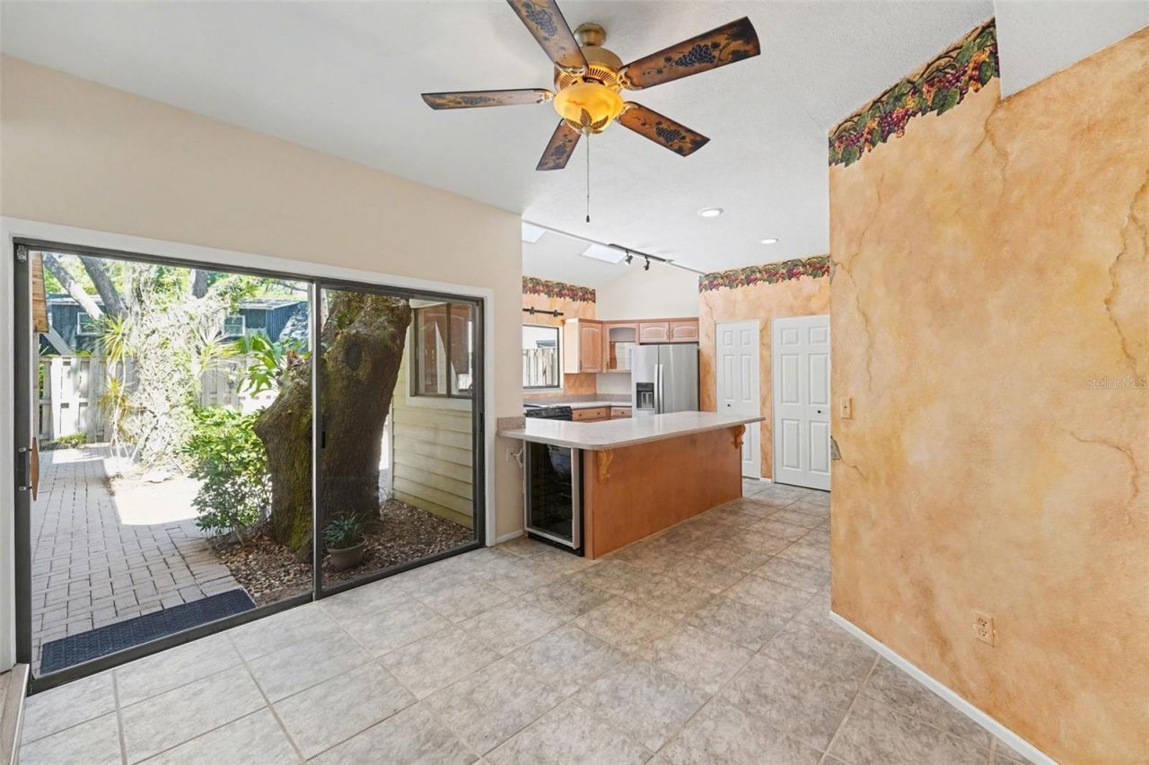 1029 43rd Avenue N, Unit 1, Saint Petersburg, FL 33703 Photo