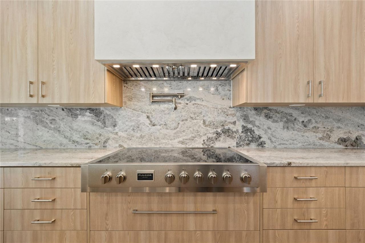 7821 3rd Avenue S, Saint Petersburg, FL 33707 Photo