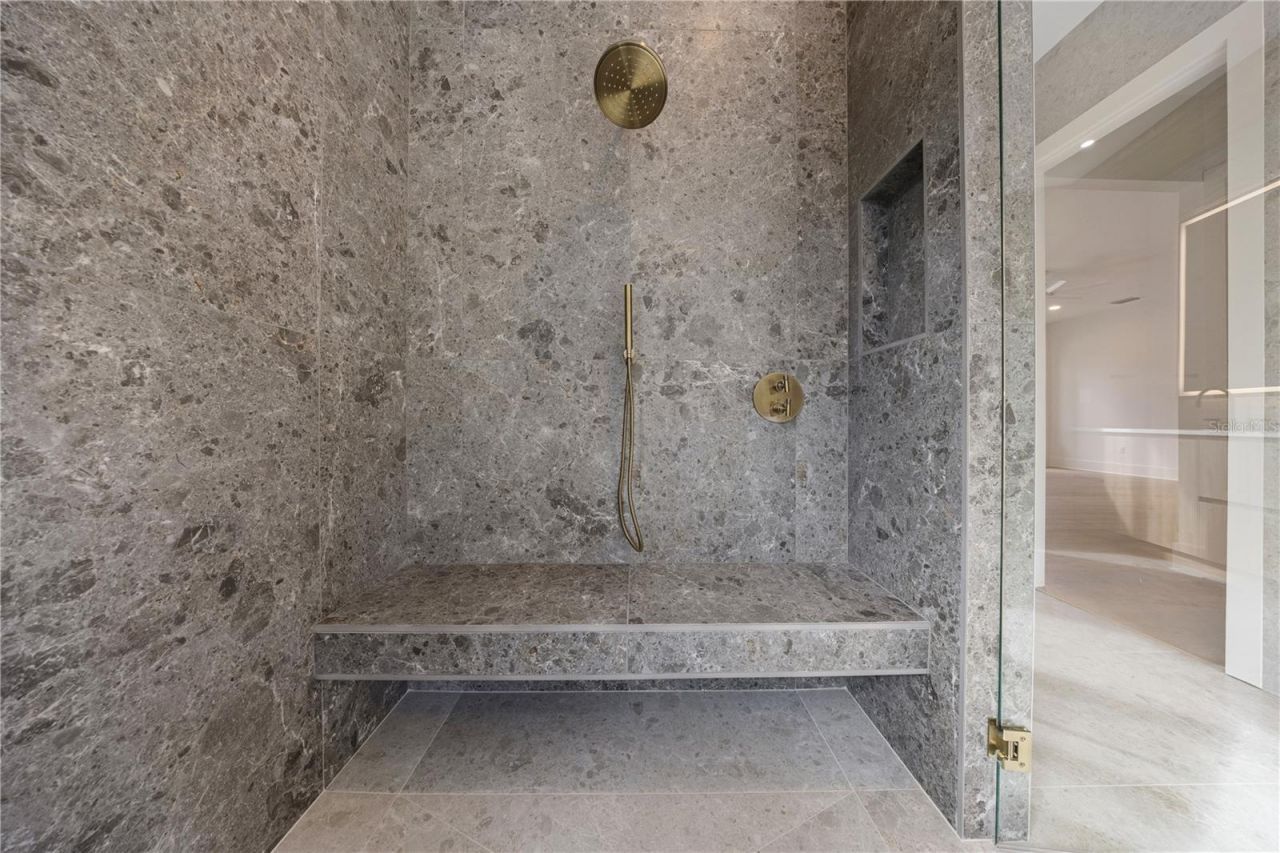 7821 3rd Avenue S, Saint Petersburg, FL 33707 Photo