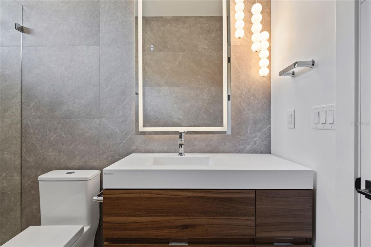 7821 3rd Avenue S, Saint Petersburg, FL 33707 Photo