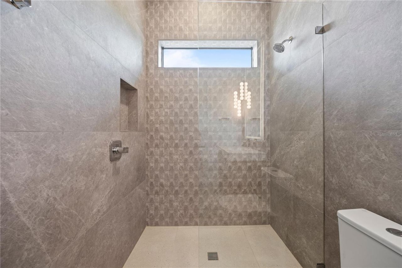 7821 3rd Avenue S, Saint Petersburg, FL 33707 Photo