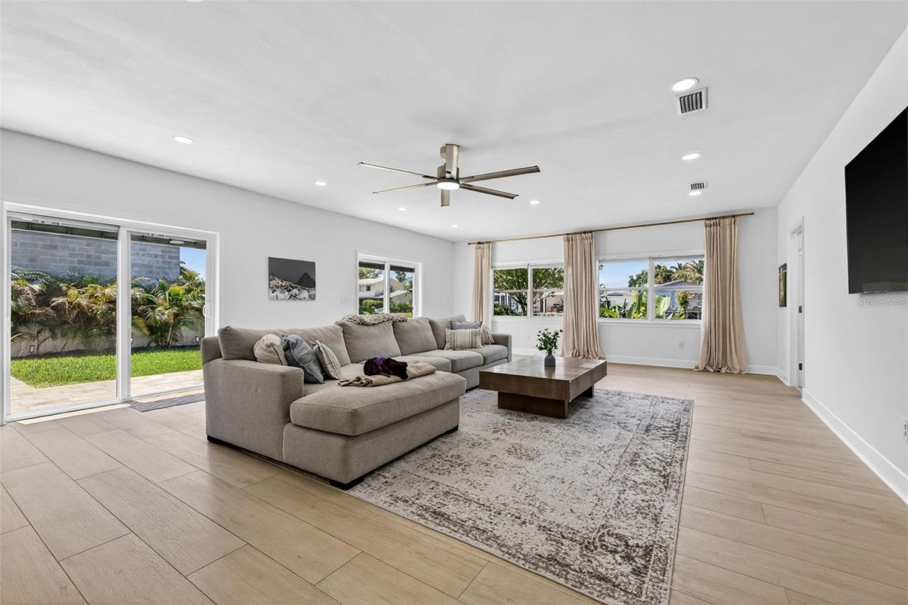 4100 13th Lane Ne, Saint Petersburg, FL 33703 Photo