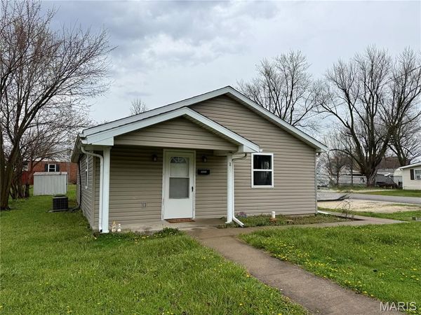 1203 W Main Street , Bowling Green, MO 63334