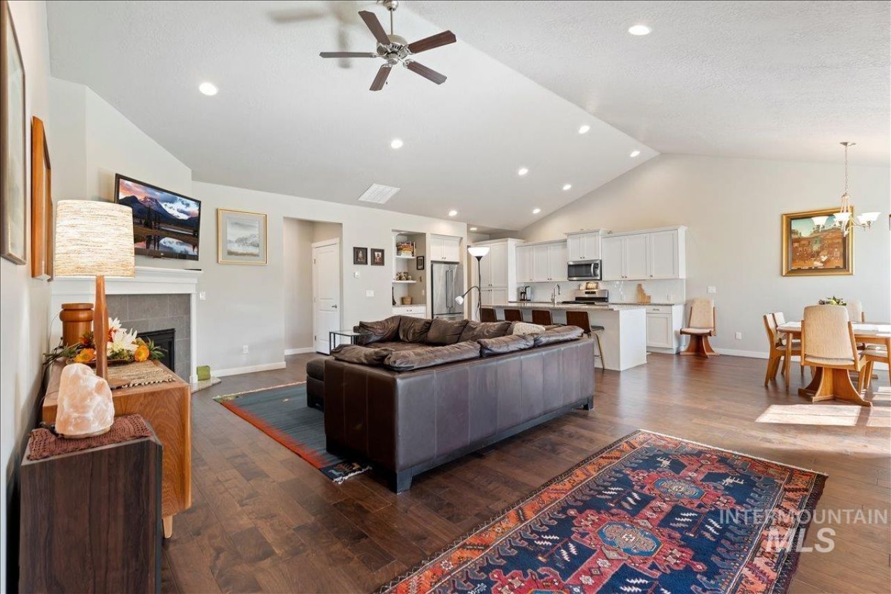 4132 E Silverking Ln, Meridian, ID 83642 Main Photo