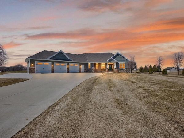 2514 SKYLINE OAKS DRIVE, De Pere, WI 54115