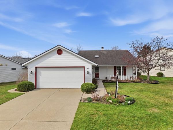 2908 Wood Knoll Lane, Fort Wayne, IN 46804