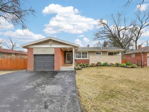 203 S See Gwun Avenue , Mount Prospect, IL 60056