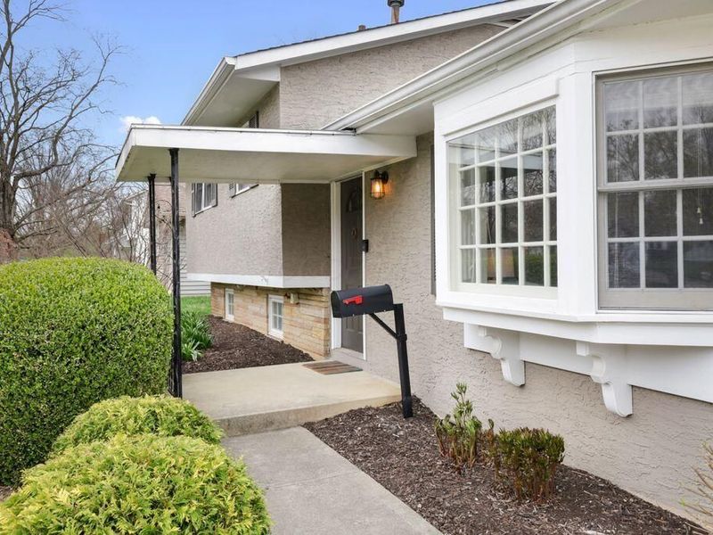 2680 Vassar Place , Columbus, OH 43221 Photo 4