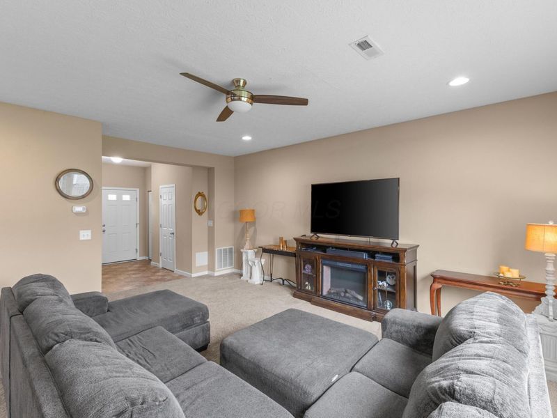 318 Kear Street, Lockbourne, OH 43137 Photo 9