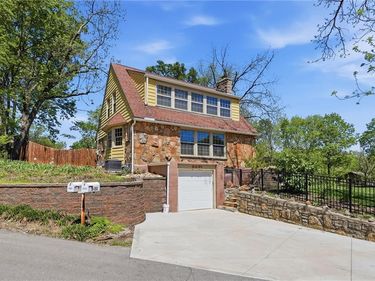 5451 NW Venetian Drive, Houston Lake, MO 64151