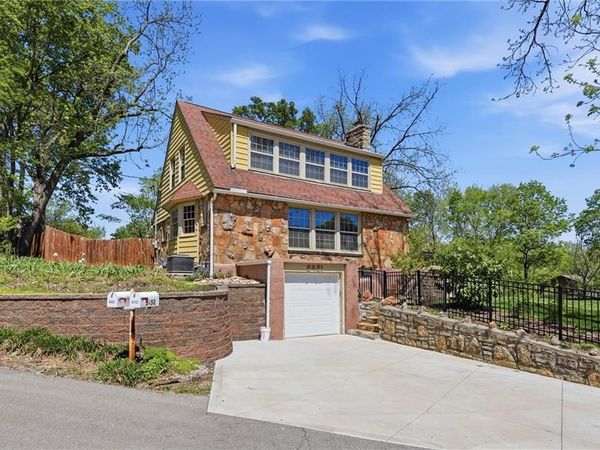 5451 NW Venetian Drive, Houston Lake, MO 64151