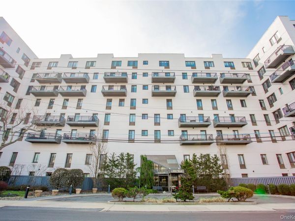 100 W Broadway , Unit 3-D, Long Beach, NY 11561