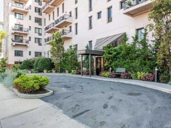 100 W Broadway , Unit 3-D, Long Beach, NY 11561