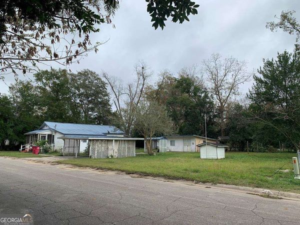 606 W 7Th Street, Alma, GA 31510
