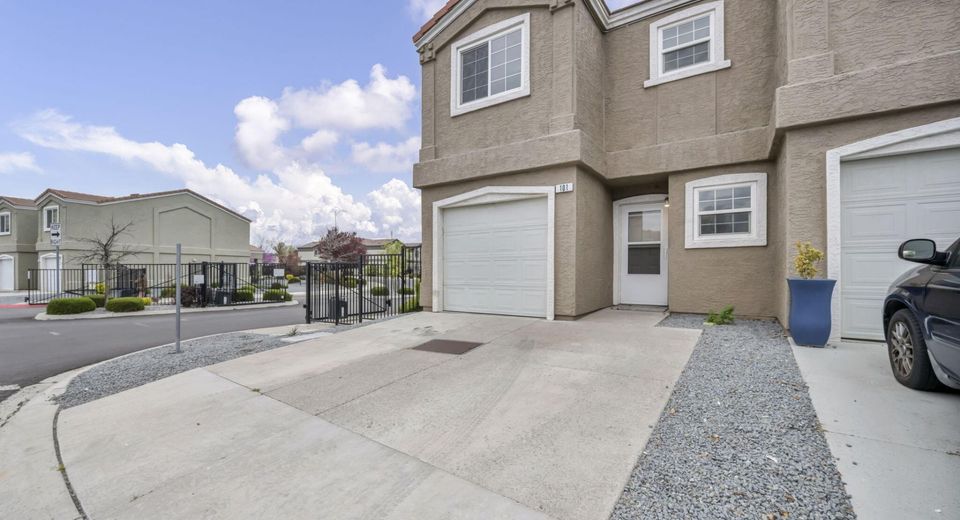5695 Vista Luna Drive, Unit APT 101, Sparks, NV 89436 Photo