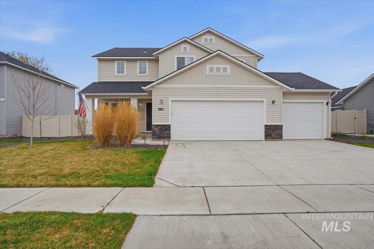 561 S Bangor Way, Nampa, ID 83687 Main Photo