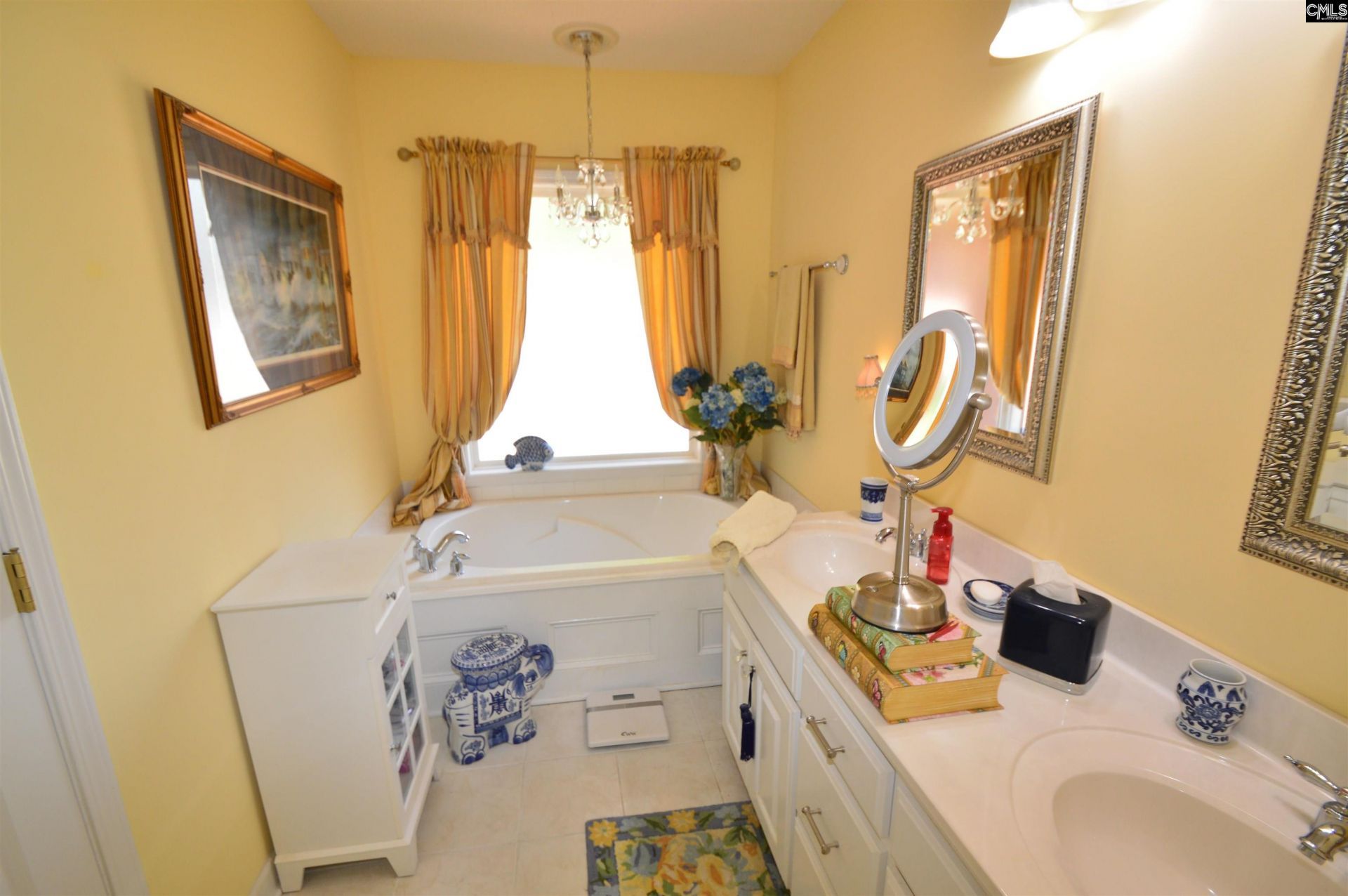 54 Southern Oak Drive Photo 17