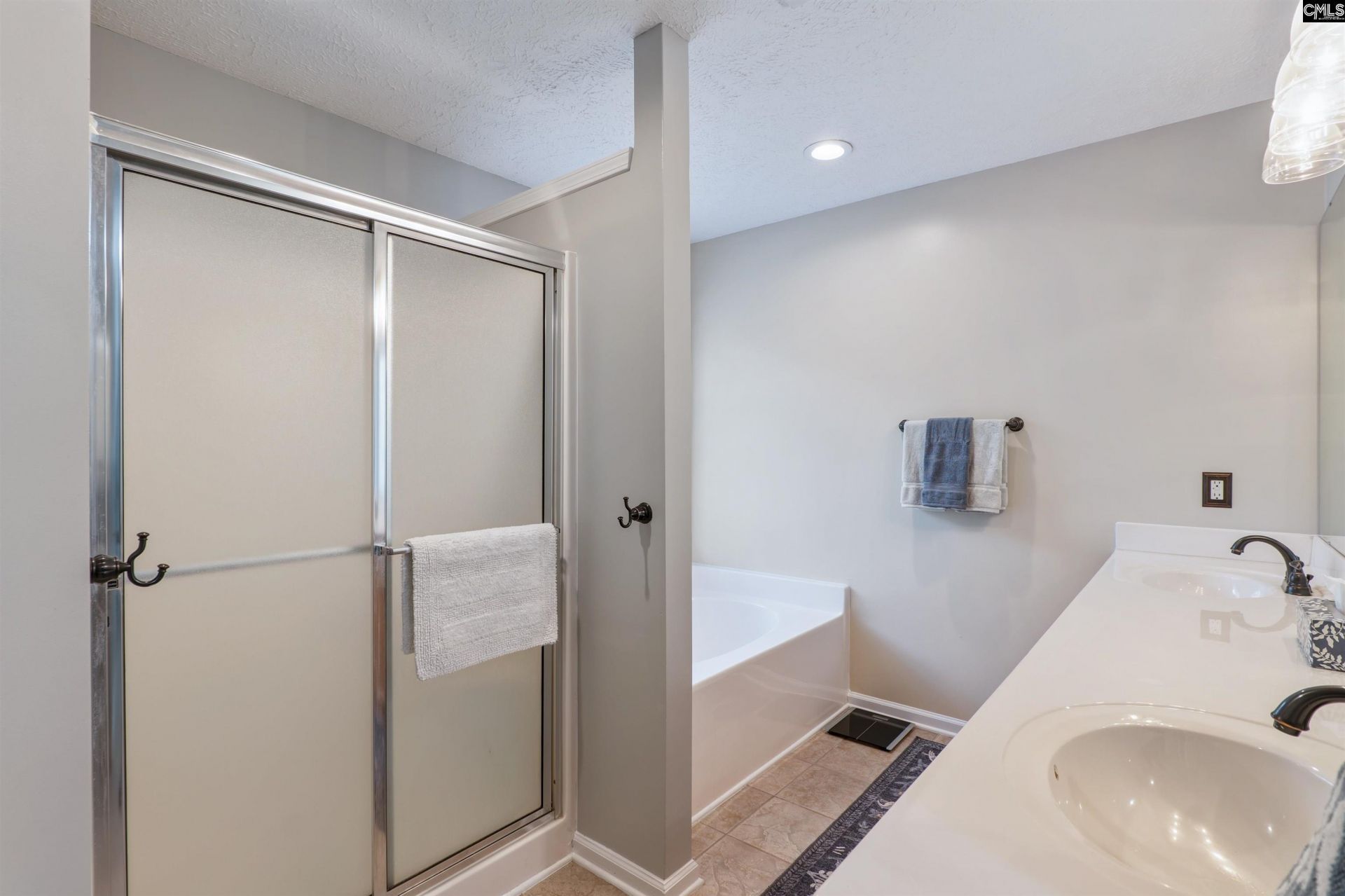 201 Berkeley Ridge Drive  Photo 33