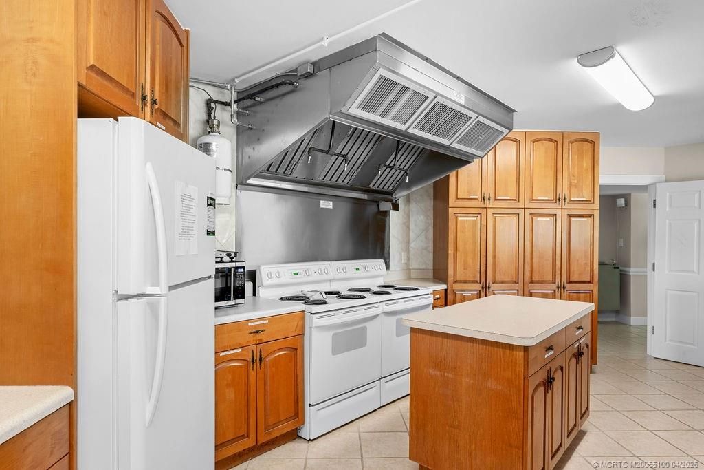 1600 NE Dixie Highway, Unit 3-201, Jensen Beach, FL 34957 Photo