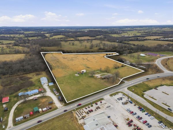 3916 S Springfield Avenue , Bolivar, MO 65613