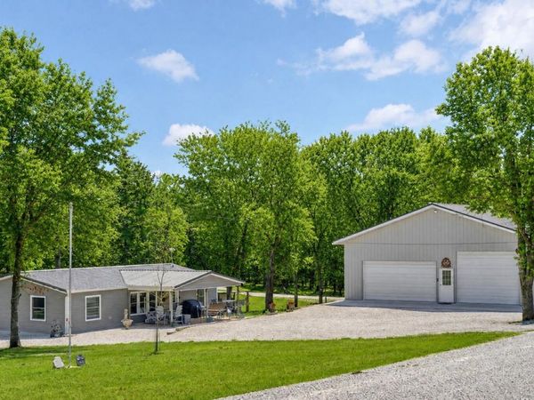 21825 W Capri, Hermitage, MO 65668