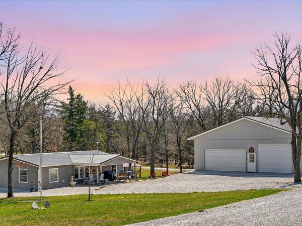 21825 W Capri, Hermitage, MO 65668