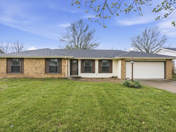 1650 E Swallow Street, Springfield, MO 65804