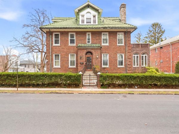 128 Parkway N, Yonkers, NY 10704