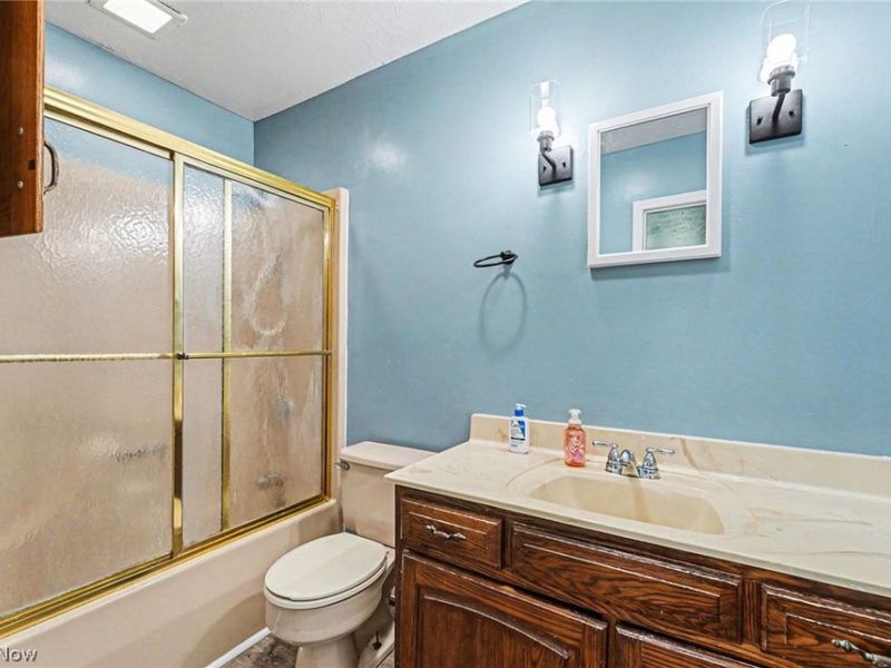 7714 Hopkins Road , Mentor, OH 44060 Photo 12