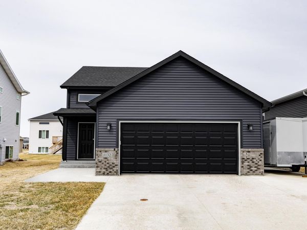 1132 46th Avenue S, Moorhead, MN 56560