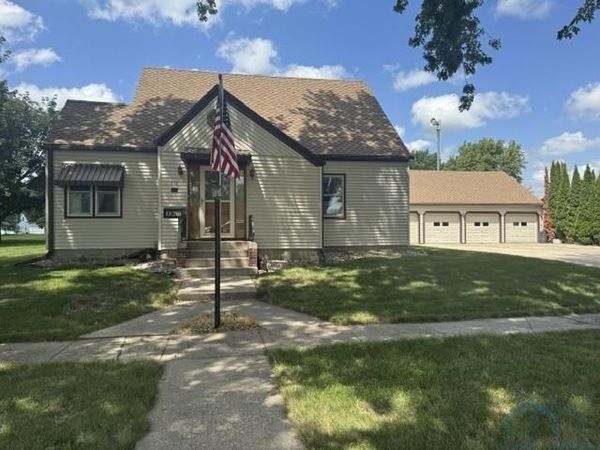 312 S Harrison, Laurens, IA 50554