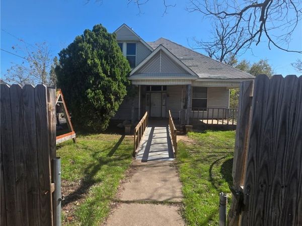 925 N 16th Street , Waco, TX 76707