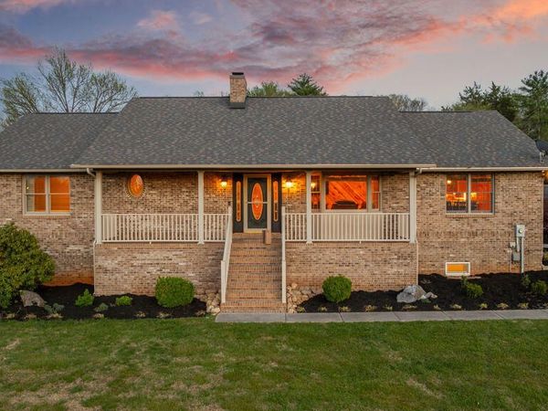 2522 Montvale Rd, Maryville, TN 37803