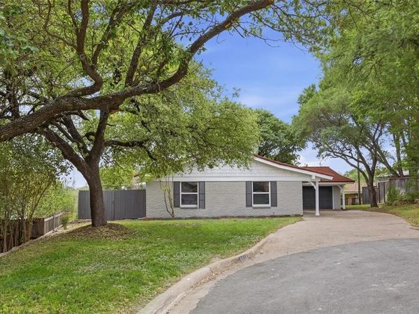 8516 La Jolla Court , Benbrook, TX 76116