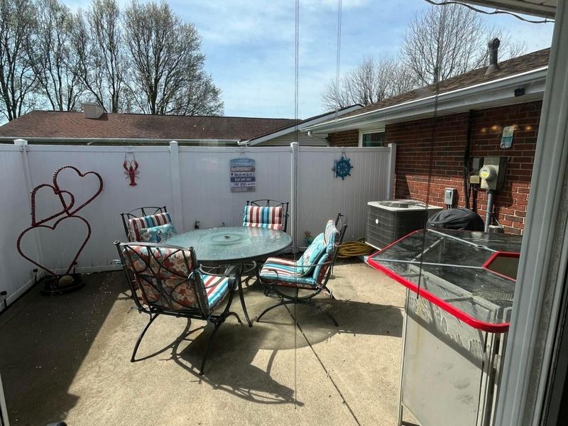 2040 Chippewa Drive, Circleville, OH 43113 Photo 9