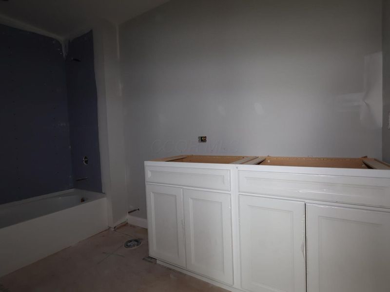 422 Cherry Hills Road, Commercial Point, OH 43116 Photo 9