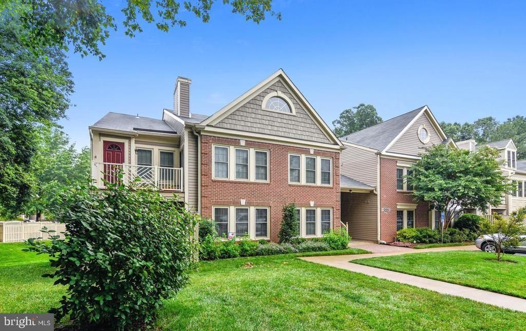 12002 Ridge Knoll Drive, Unit 7, Fairfax, VA 22033 Main Photo