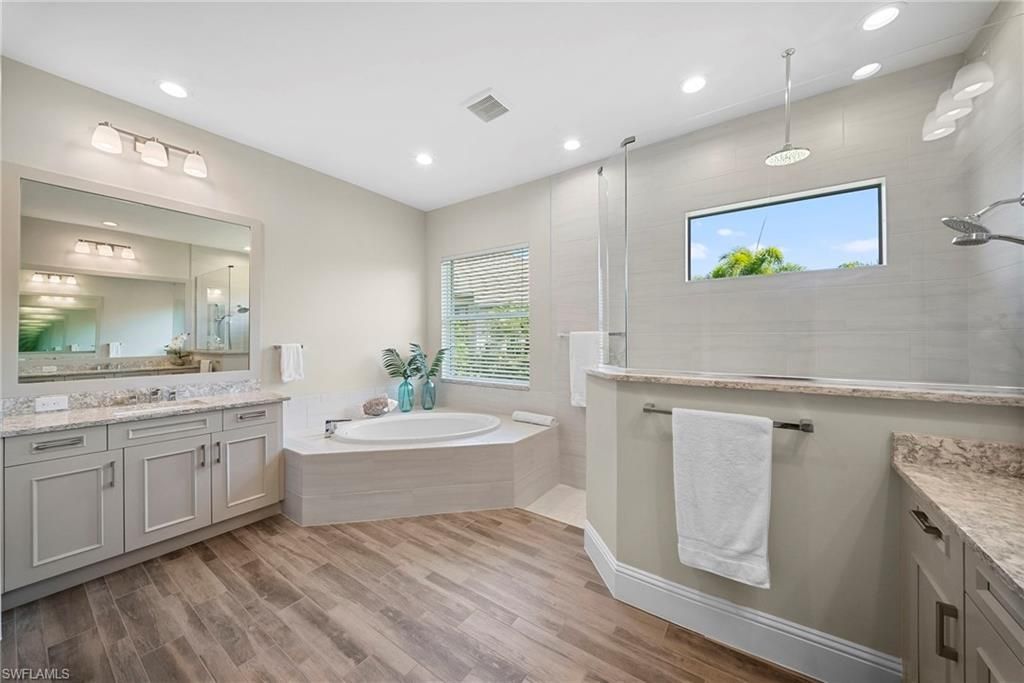 6076 Lucaya Way, Naples, FL 34113 Photo