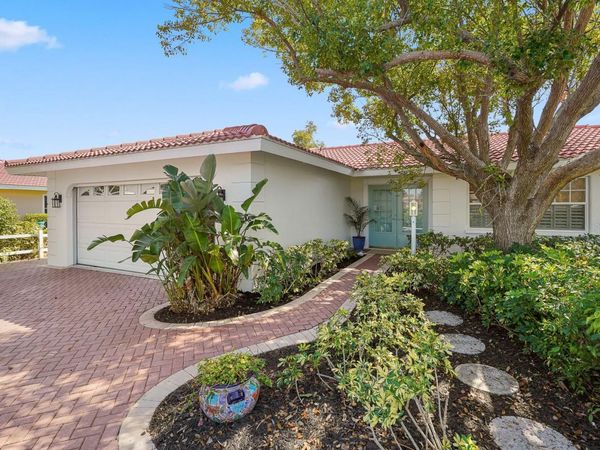 216 MATISSE CIRCLE N, NOKOMIS, FL 34275