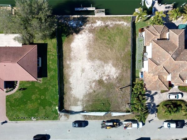 2019 ILLINOIS AVENUE NE, ST PETERSBURG, FL 33703