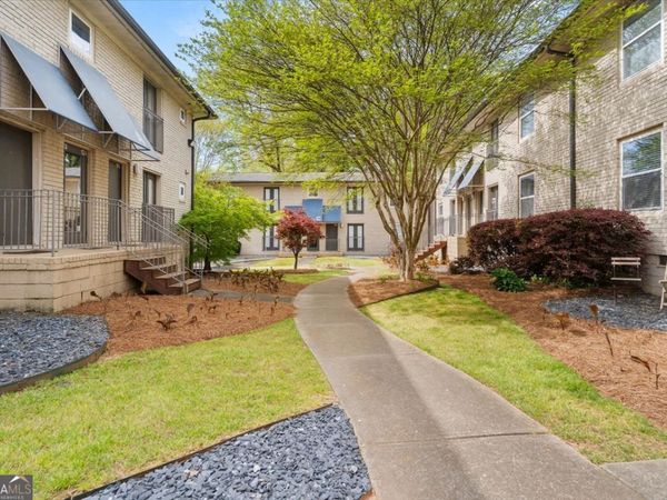 2023 Oakview Road SE, Unit C-314, At, GA 30317