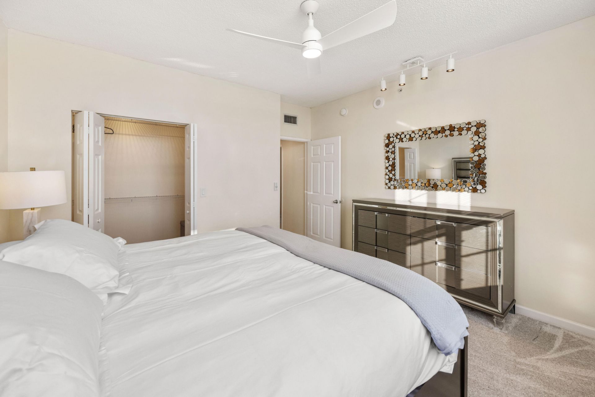 651 Okeechobee Boulevard, Unit 1107, West Palm Beach, FL 33401 Photo