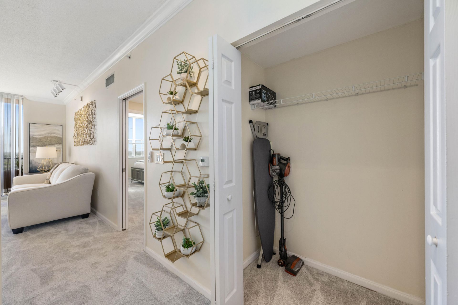 651 Okeechobee Boulevard, Unit 1107, West Palm Beach, FL 33401 Photo