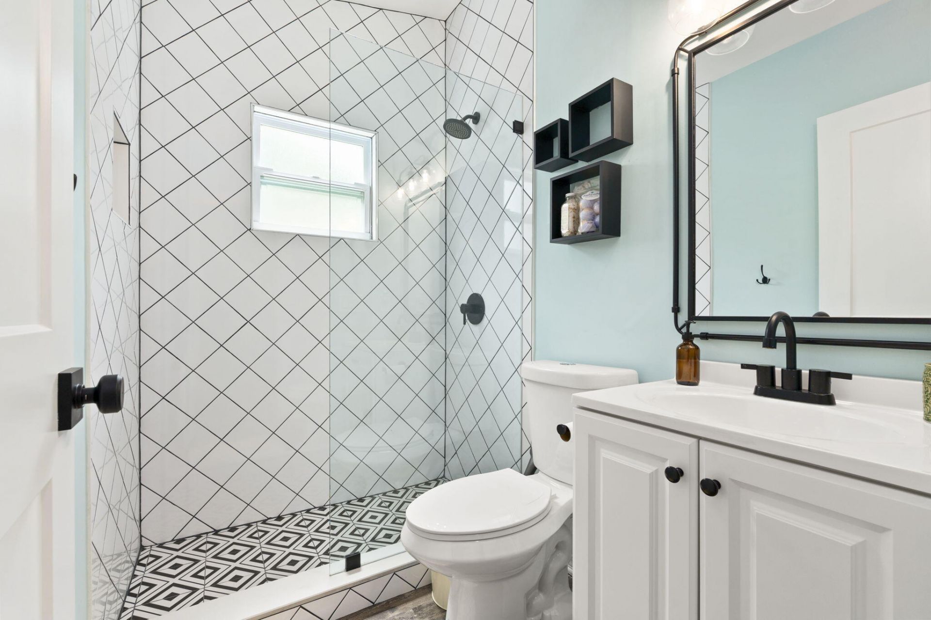 1904 NE Avenida Dracaena, Jensen Beach, FL 34957 Photo