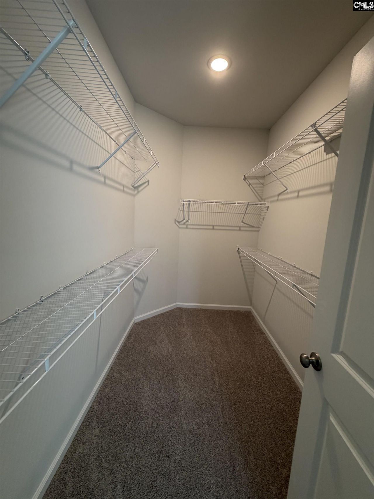 713 Samantha Street Photo 10